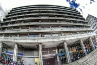 Ψηλώνουν τα «φέσια» του Δημοσίου