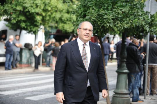 Δηλώσεις και αναδιπλώσεις