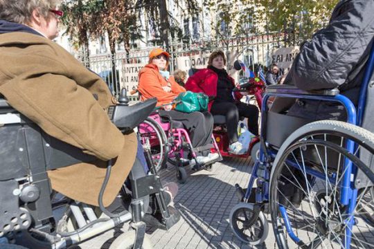 Στο κρεβάτι του Προκρούστη η σύνταξη αναπηρίας