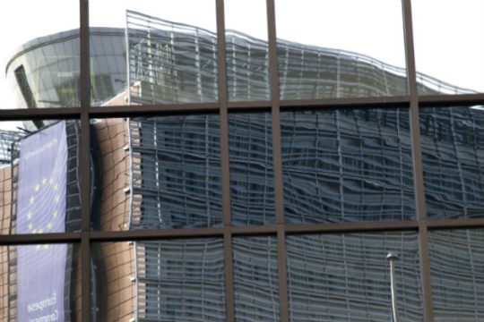 Brexit: λυπάται η ΕΚΤ, προειδοποιεί το ΔΝΤ