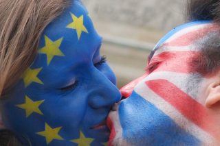 Ο,τι Brexit ας κατεβάσει