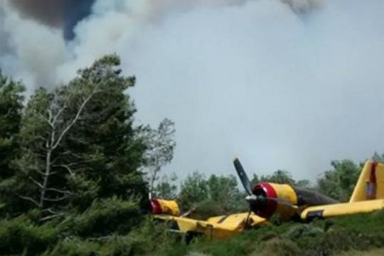 Η πυρκαγιά στα Δερβενοχώρια «γλείφει» την Πάρνηθα