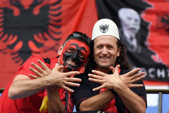 Διαβήματα για το πανό