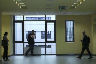 Τι αλλάζει και πότε σε Δημόσιο και υπουργεία