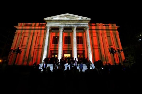 Λέξεις σαν πρόκες για τις μάχες του παρόντος