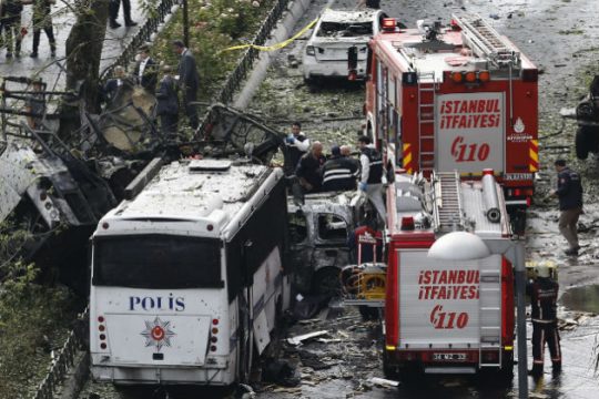 Πολύνεκρη επίθεση στο κέντρο της Κωνσταντινούπολης