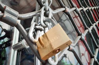 Ερχονται «λουκέτα» για φορολογικές παραβάσεις