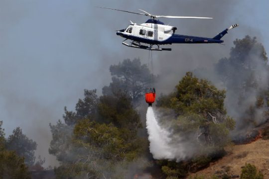Ανεξέλεγκτη η χειρότερη πυρκαγιά στα χρονικά της Κύπρου