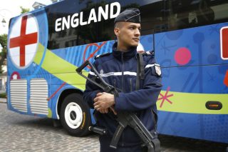 Καλό… Euro 2016 με απεργίες, φόβο και αστυνομοκρατία