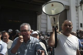Συνεχίζουν την απεργία οι υπάλληλοι στα λιμάνια