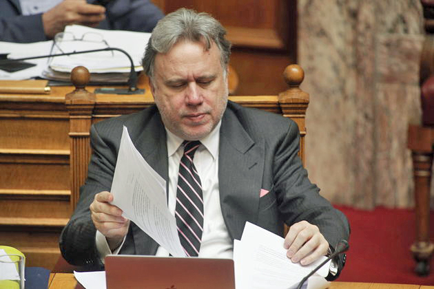 Υποχρεωτική κατάθεση των ασφαλιστικών εισφορών και του ΦΜΥ μαζί με τον μισθό στις τράπεζες