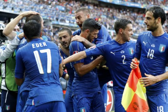 «Forza Italia» και τέλος εποχής για Ισπανία