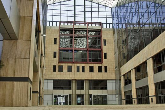 Πήρε 261 και θα… πληρώσει 900 εκατ. ευρώ