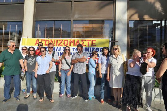 450 νέοι άνεργοι από τα δύο λουκέτα