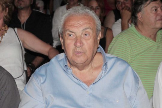 Βολές ΕΣΗΕΑ εναντίον Κοντομηνά και κυβέρνησης
