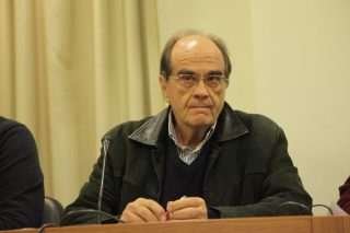 Η Κομισιόν «αδειάζει» ύποπτη ΜΚΟ