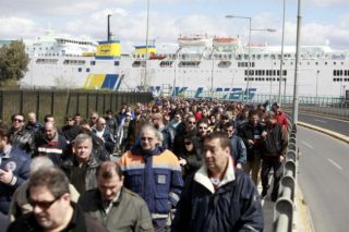 Κυβερνητική μεσολάβηση για λήξη της απεργίας ζητούν οι εφοπλιστές