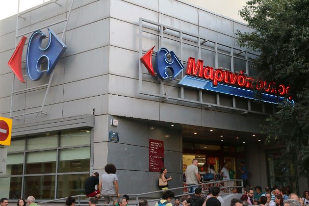 Στο πλευρό του «Μαρινόπουλου» τράπεζες, Δημόσιο, ΙΚΑ