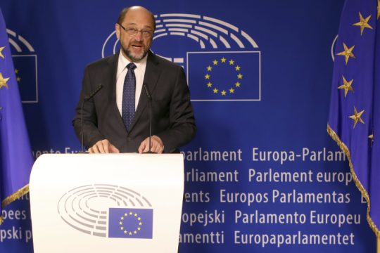 Νέα «πυρά» Σουλτς για απειλές του Ερντογάν