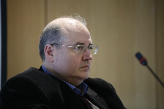 Για «λιγότερες εξετάσεις» μιλάει ο Ν. Φίλης