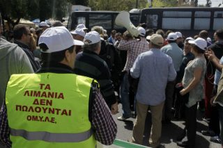 «Ανυποχώρητοι» δηλώνουν οι λιμενεργάτες