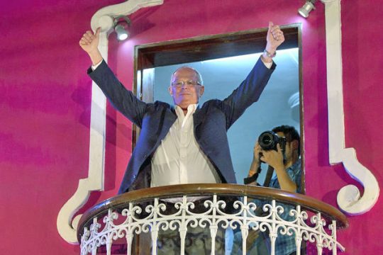 Οριακά δεύτερη η ακροδεξιά Φουχιμόρι