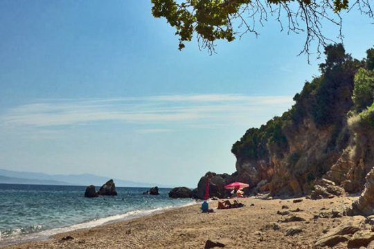 Εν λευκώ παραχώρηση παράκτιων προστατευόμενων περιοχών σε δήμους και ιδιώτες