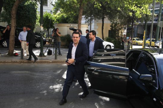 Προτάσεις, επαφές και πρωτοβουλίες για τον εκλογικό νόμο