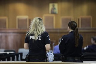 Η μπάλα παίρνει και τους συγγενείς