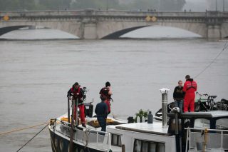 Παραμένει ο συναγερμός για τις πλημμύρες