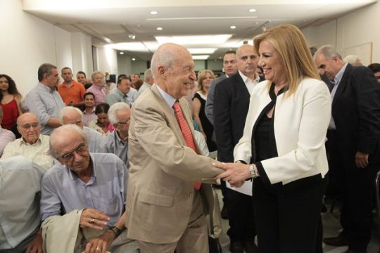 Ο Ανδρέας ακόμη ενώνει