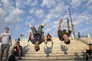 Οι ράπερ και οι skateboardάδες της πλατείας