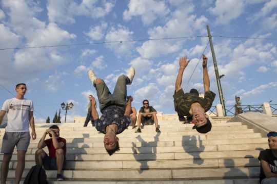 Οι ράπερ και οι skateboardάδες της πλατείας