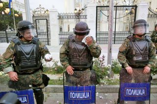 Εσπειρε αδιαφάνεια, θερίζει θύελλες
