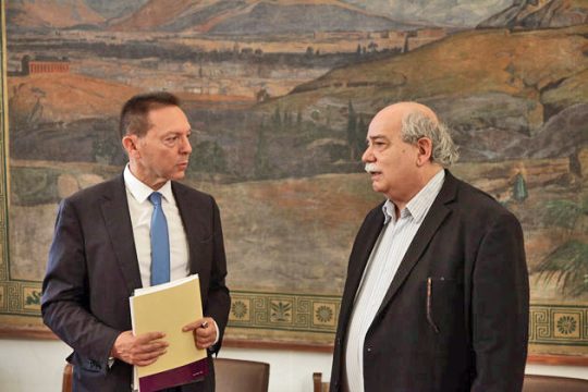Μέτρα για ελάφρυνση του χρέους ζητά η ΤτΕ