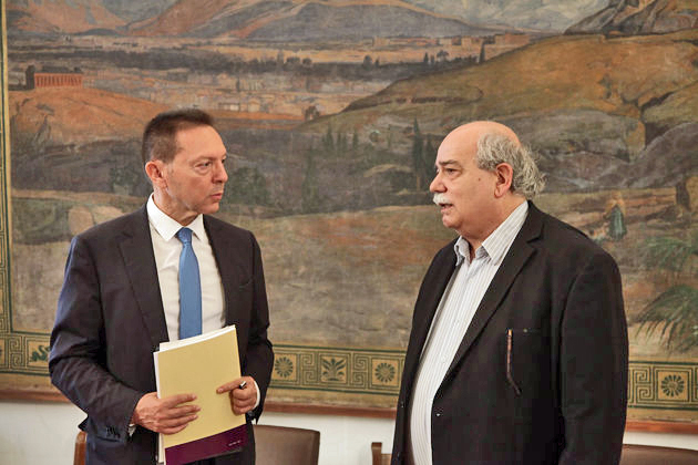 Μέτρα για ελάφρυνση του χρέους ζητά η ΤτΕ