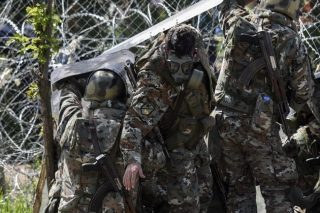 «Τρύπια» τα ελληνικά σύνορα