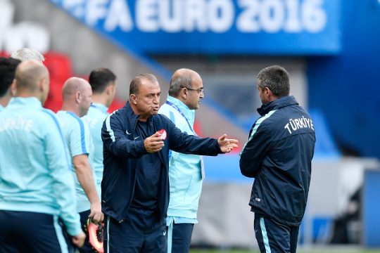 Σύγκρουση με στόχο τη… δεύτερη θέση