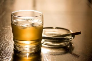 Νάρκωνε και λήστευε ηλικιωμένους
