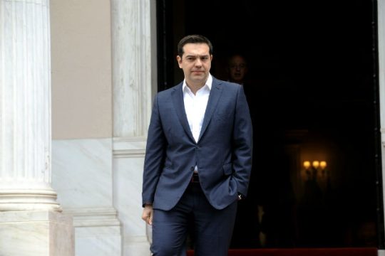 Στην ευρωπαϊκή σύνοδο με το μυαλό στην Ελλάδα