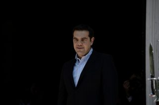 «Βιβλία», «γιατροί» και στο βάθος… Τσίπρας