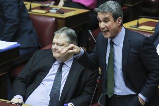 Αποδόμηση από τους «ειδικούς»