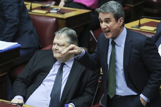 Αποδόμηση από τους «ειδικούς»