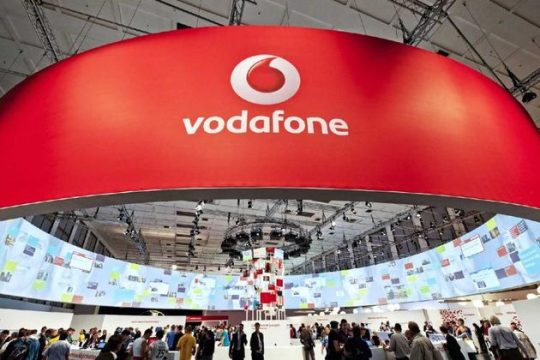 Στα δίκτυα νέας γενιάς επενδύει η Vodafone