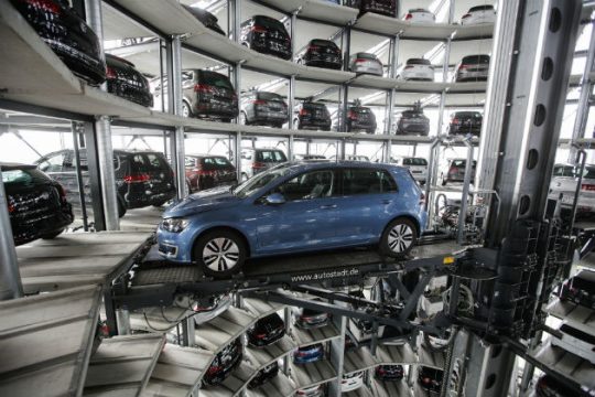VW: Αποζημιώσεις 10 δισ. για το σκάνδαλο με τους κινητήρες
