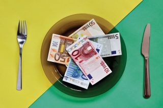 Η αδήλωτη οικονομία βλάπτει σοβαρά τη χώρα