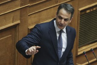 Μετωπική σύγκρουση σε 3 μέτρα