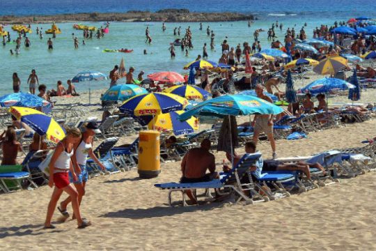 Σπάει όλα τα ρεκόρ ο τουρισμός στην Κύπρο τον Ιούνιο