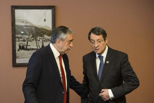 Ιθαγένεια και βασικές ελευθερίες συζήτησαν Αναστασιάδης-Ακιντζί