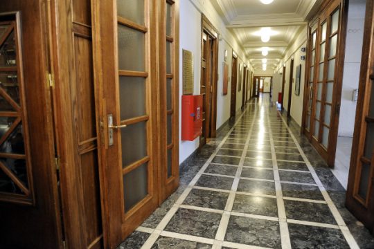 Η ιδιωτικοποίηση της δημόσιας σφαίρας
